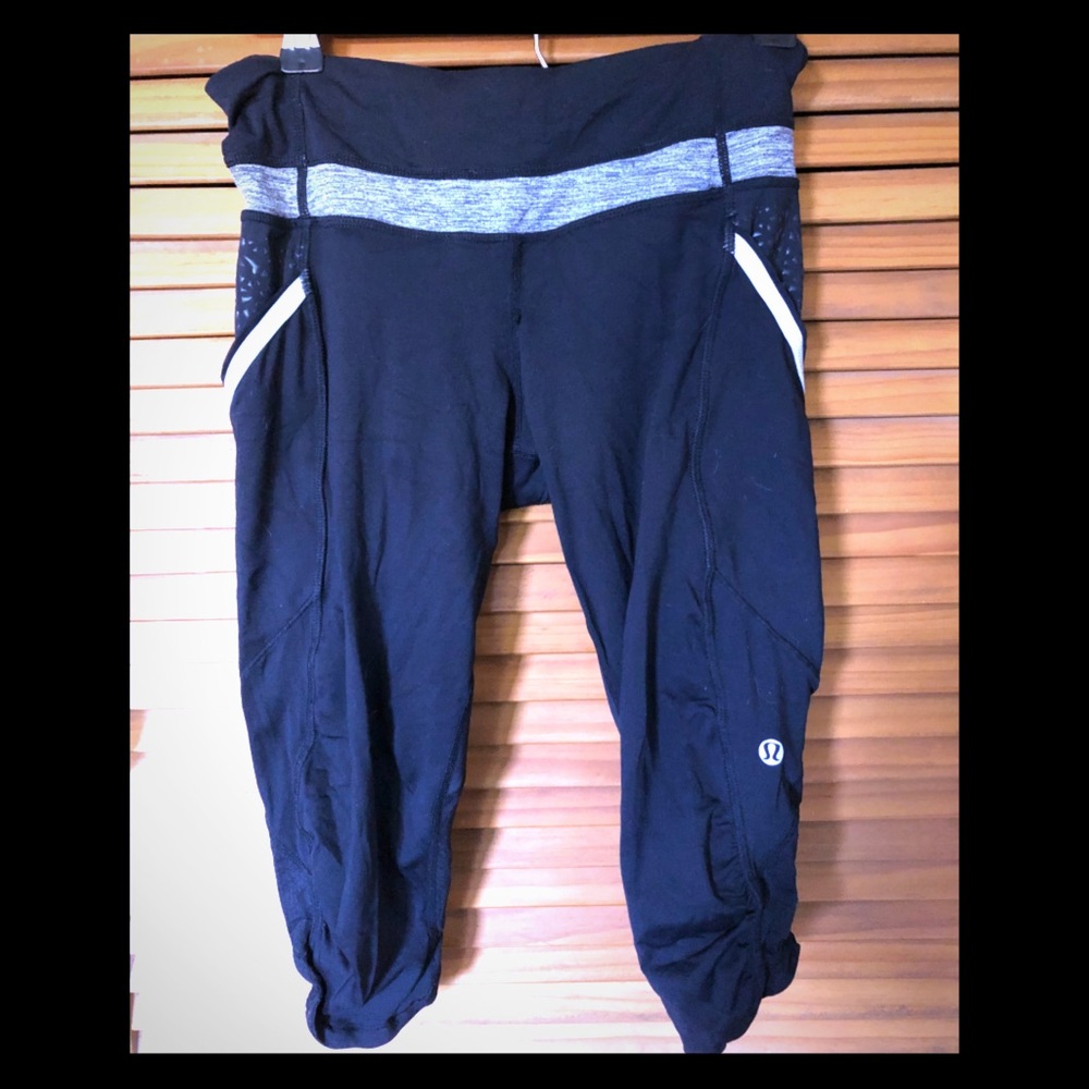 Lululemon crop pant side pockets mesh size 6